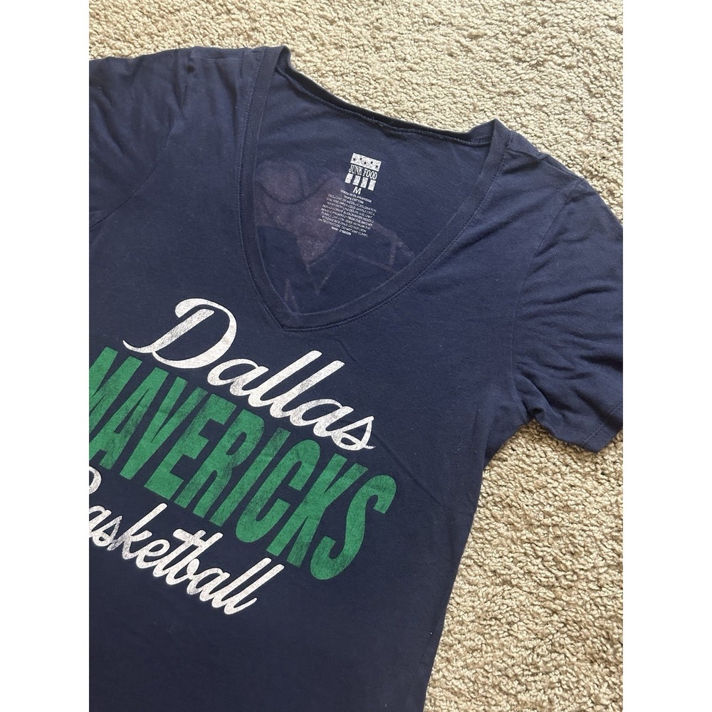 Women's NBA Dallas Mavericks Short Sleeve V Neck Shirt - Medium